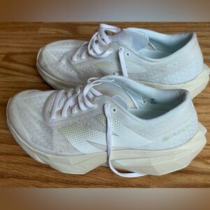 Women's FuelCell Rebel V4